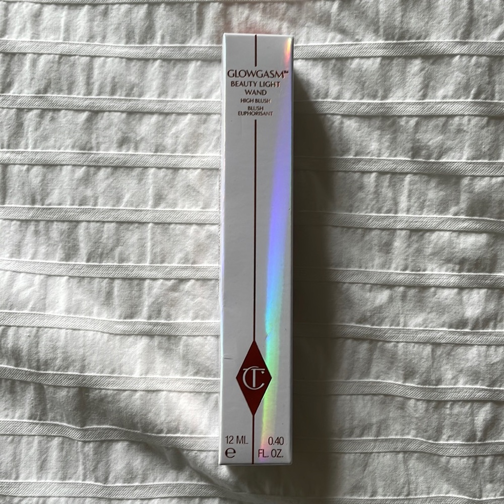 Charlotte Tilbury Glowgasm Highlighter Wand